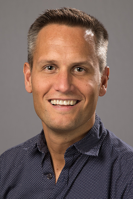 Nick Syrett headshot